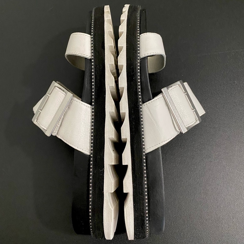 Sorel Roaming Big Buckle Slide Sandals Leather Size 10 White Black 90s Chunky - Picture 8 of 14